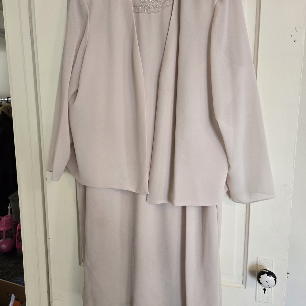 Patra‎ Cream Women's Dress Set